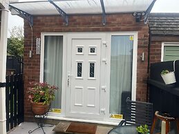 Nice And Cosy Large Studio Near Luton Airport!