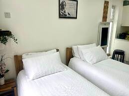 Nice And Cosy Large Studio Near Luton Airport!