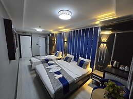 Blue Plus Hotel