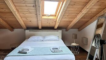 Villa With Pool in Pelekas Near the Beach