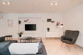 Phaedrus Living Cozy Flat Koukaki