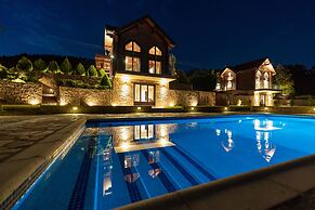 Evritos Villas & Suites with Pool