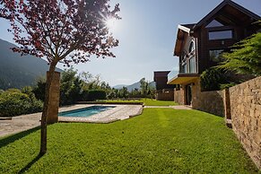 Evritos Villas & Suites with Pool