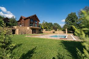Evritos Villas & Suites with Pool