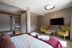 Evritos Villas & Suites with Pool
