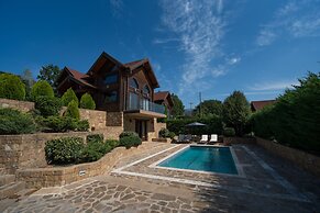 Evritos Villas & Suites with Pool