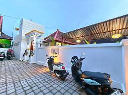 Green Cottage by ABM
