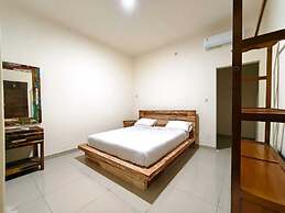 Green Cottage by ABM