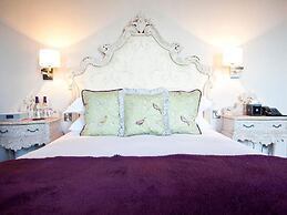 The Royal Hotel