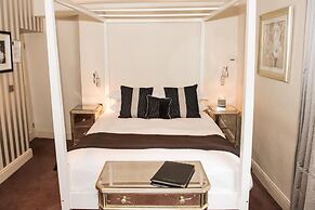 The Royal Hotel