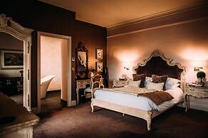 The Royal Hotel