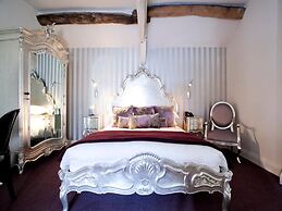 The Royal Hotel
