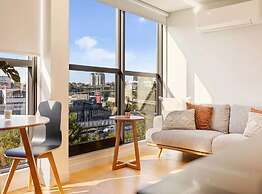 Bright And Modern Apartment On K Road!