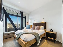 Modern Living In Prime Location!