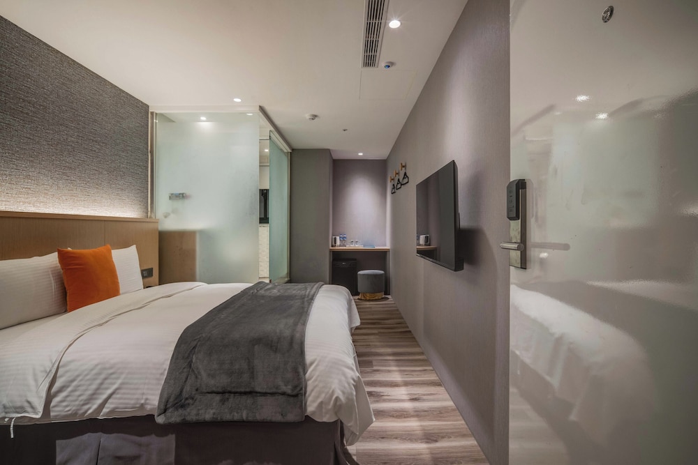 Fun Stay Inn Ximen