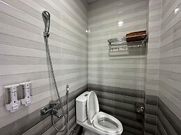 OYO 1204 Hoang Linh Hotel