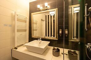 Akasha Retreat