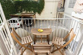 Poliziano Apartment by Mmega
