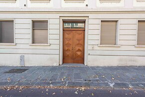 Poliziano Apartment by Mmega