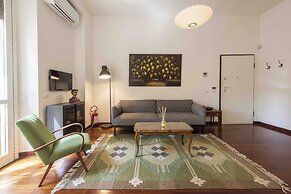 Poliziano Apartment by Mmega