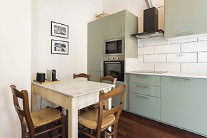 Poliziano Apartment by Mmega