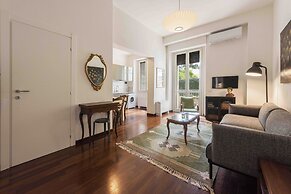 Poliziano Apartment by Mmega
