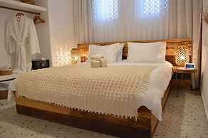 Yam Suites