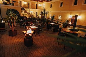 Hotel Leo