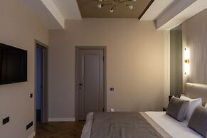 Five Hotel