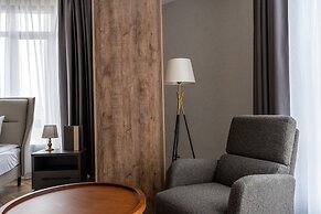 Five Hotel
