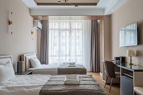 Five Hotel