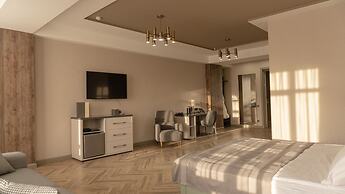 Five Hotel