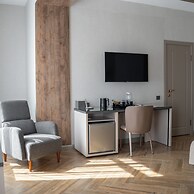 Five Hotel