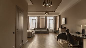 Five Hotel