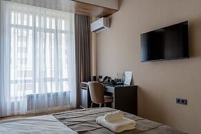 Five Hotel