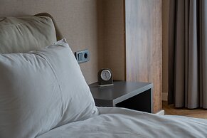Five Hotel