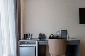 Five Hotel