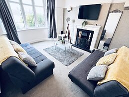 Impeccable 3-bed House in Nottingham Central