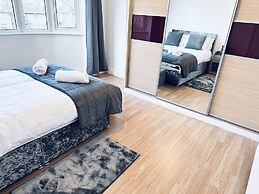 Impeccable 3-bed House in Nottingham Central