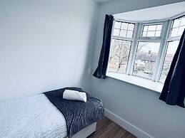 Impeccable 3-bed House in Nottingham Central