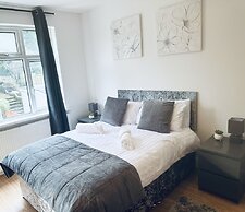 Impeccable 3-bed House in Nottingham Central