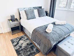 Impeccable 3-bed House in Nottingham Central
