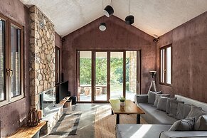 Hidden Stone Chalet