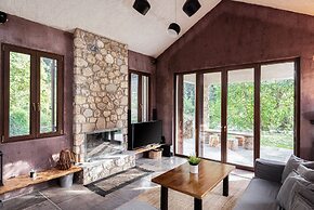 Hidden Stone Chalet