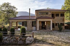 Hidden Stone Chalet