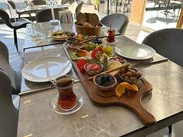 Marina Lora Butik Otel Sığacık