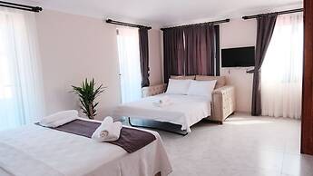 Marina Lora Butik Otel Sığacık