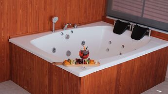 Marina Lora Butik Otel Sığacık