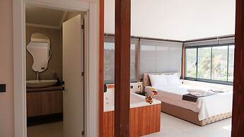 Marina Lora Butik Otel Sığacık