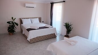 Marina Lora Butik Otel Sığacık